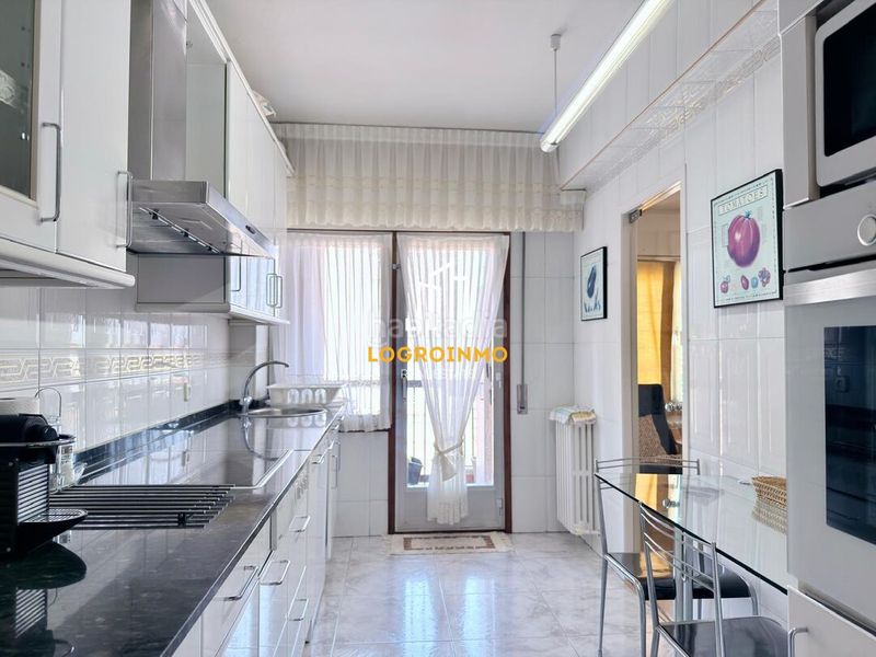 Foto 058ba602-6aa3-4a73-9cbf-745d386ae47f. Flat with heating parking in Residencia Logroño