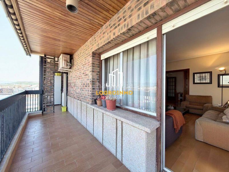 Foto 0e4fa4f4-16c0-412e-892b-9200de10eb1c. Flat with heating parking in Residencia Logroño