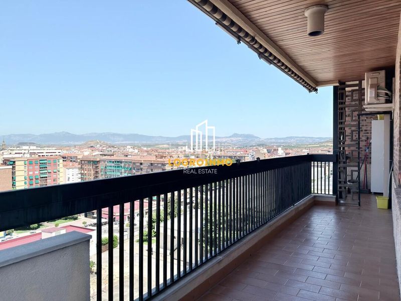 Foto 558cfb47-6a86-4e41-86ef-0272223df5ea. Flat with heating parking in Residencia Logroño