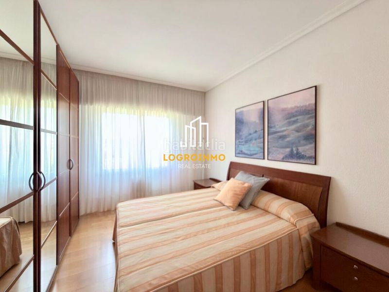 Foto b70b77b8-b04d-4e84-bb69-29180f2a4169. Flat with heating parking in Residencia Logroño
