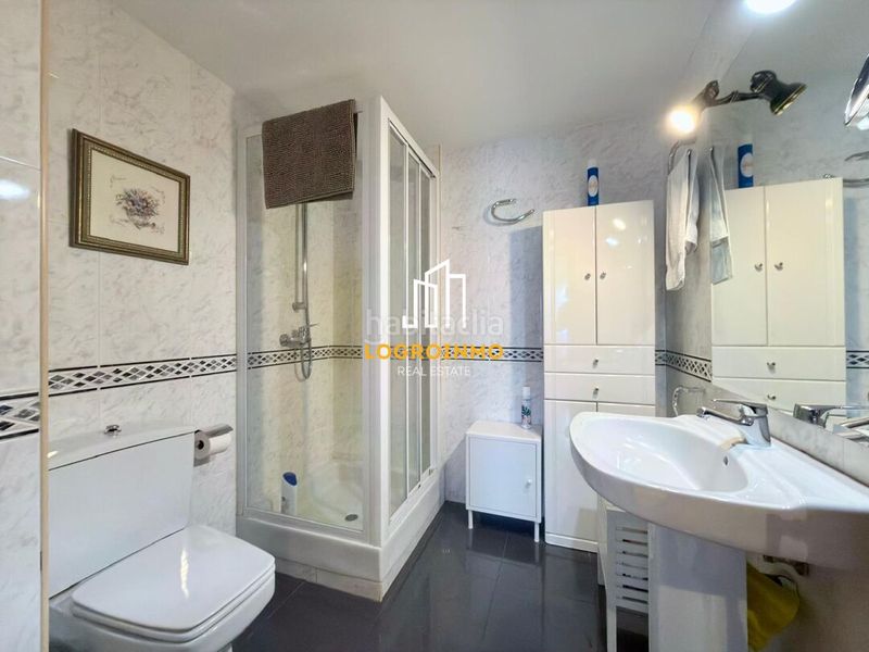 Foto e5126f8e-4237-4408-b91a-29bd117df7aa. Flat with heating parking in Residencia Logroño