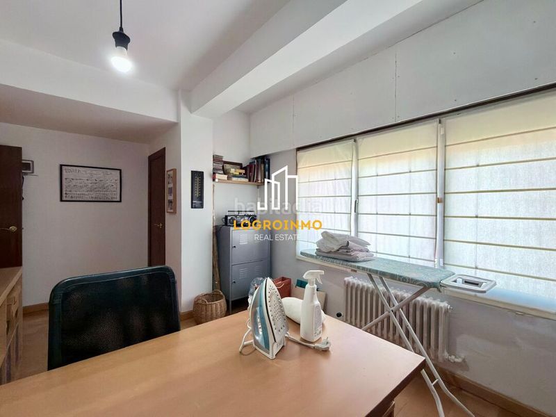 Foto e8b2fe2d-d112-4da5-8b7a-0aa792ce1f17. Flat with heating parking in Residencia Logroño