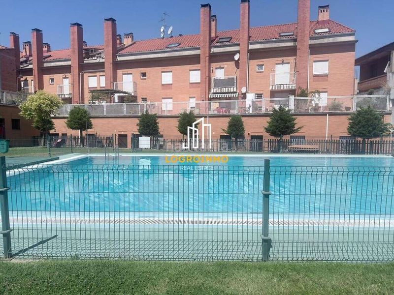 Foto 4b78d4f0-3c6a-4223-9ed0-be221c7b5615. Flat with heating pool in Villamediana de Iregua