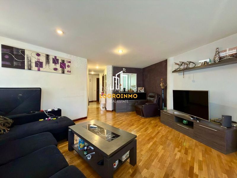 Foto d568fbfd-7892-4789-a0f9-be96be0d48cb. Flat with heating pool in Villamediana de Iregua