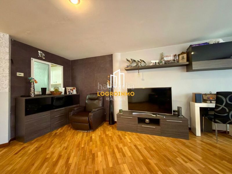 Foto e3ec6a8b-204e-43cf-bd22-ed52dcd0cc68. Flat with heating pool in Villamediana de Iregua