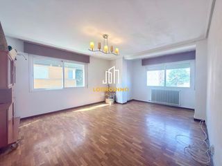 Flat in Cascajos - Piqueras. Piso en venta en cascajos, logroño.