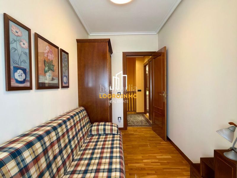 Foto ce13f586-7042-4132-ad69-0308a6cc0faf. Pis amb calefacció aparcament piscina a Oeste Logroño