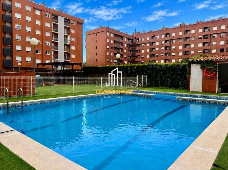 Foto ce62d3d1-be10-4da1-b50a-bf86df1a52bd. Pis amb calefacció aparcament piscina a Oeste Logroño