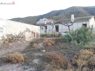 Casa en T�bar - Los Arejos. Casa de campo con terreno a 10 minutos de aguilas