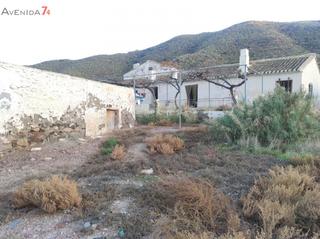 Casa a Tébar - Los Arejos. Casa de campo con terreno a 10 minutos de aguilas