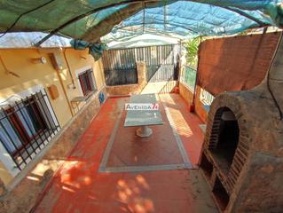 Haus in San Juan de los Terreros. Amplio chalet a 300 metros de la playa por la zona del calypso