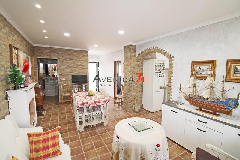 Foto 7390b3b6-ef73-4f05-bac3-fcbaf1c76d22. Casale con riscaldamento in Sutullena Lorca