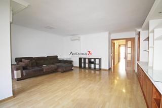 Pis a San Mateo. Amplio piso en pleno centro con garaje  ref 365