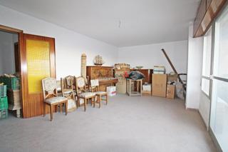 Piso en San Mateo. Amplio piso de 5 habitaciones en plena avenida juan carlos i