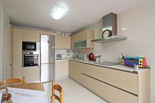 Pis en San Jos�. Piso luminoso de 4 habitaciones en la vi�a ref 409