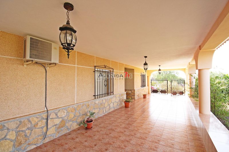Foto a11040f4-c45c-4582-9fbc-598d2c247570. Casa a Marchena Lorca