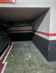 Parking coche en Collblanc. F�cil acceso
