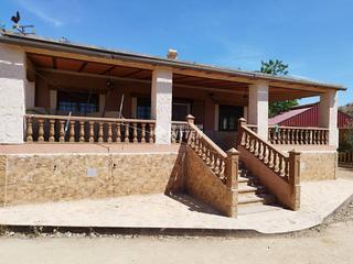 Bauernhof en Avenida de la carrasca 2. Casa de campo en venta en el escobar cuevas de reyllo