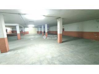 Aparcament cotxe  Nueva. Venta de amplio garaje en barrio peral junto mercadona