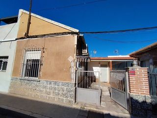 Haus en Calle bidasoa 16. Planta baja en venta  en los dolores  para reformar  junto coleg