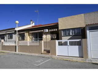 Casa adossada a Calle Pico Veleta 1