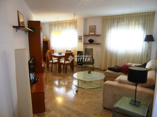 Rent Flat  Calle ramon y cajal 69. Piso en alquiler en ramon y cajal con amplia terraza