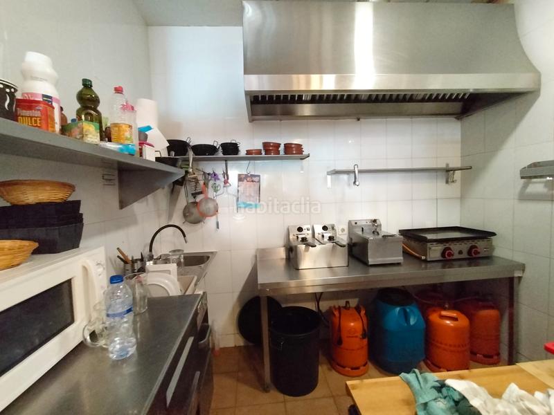 Foto a7d1bfb5-21b2-4d78-8603-9b26c3c0bcad. Traspàs local comercial a Ciutat Jardí Valencia