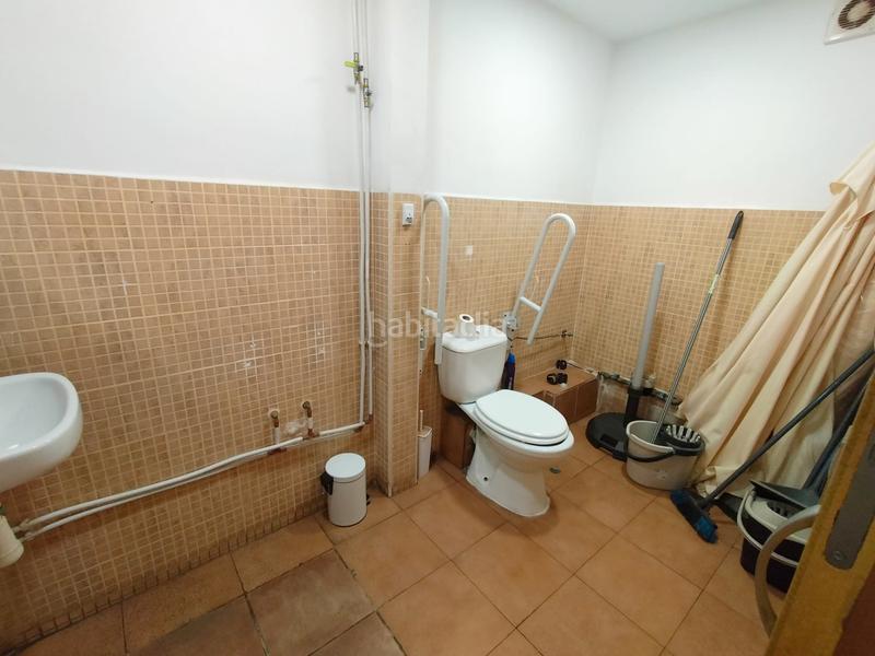 Foto c05b1150-6c4d-4dda-a214-f63230f555b9. Traspaso local comercial en Ciutat Jardí Valencia