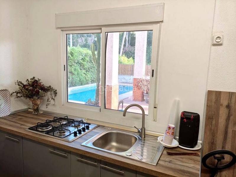 Foto b792a314-d751-43f8-8b10-34c2069c11f6. Xalet amb piscina a Godelleta