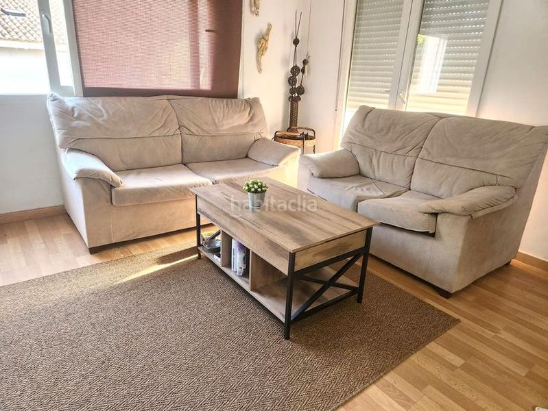 Foto e771fa16-eedc-497f-817d-382af3af2270. Xalet amb piscina a Godelleta