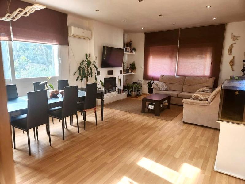 Foto efd12fa5-77d6-4a4d-92c7-1657f1a6711b. Xalet amb piscina a Godelleta