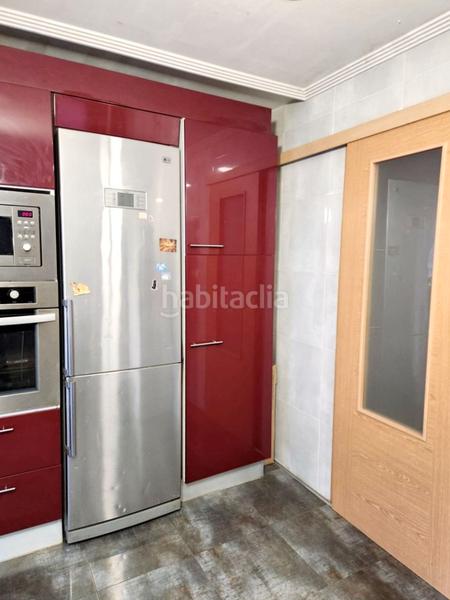 Foto efddec02-13b6-465a-ac43-351e7bfb2a83. Xalet amb piscina a Godelleta