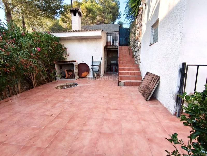 Foto f00aa115-05db-44cf-966c-a0554938a553. Xalet amb piscina a Godelleta