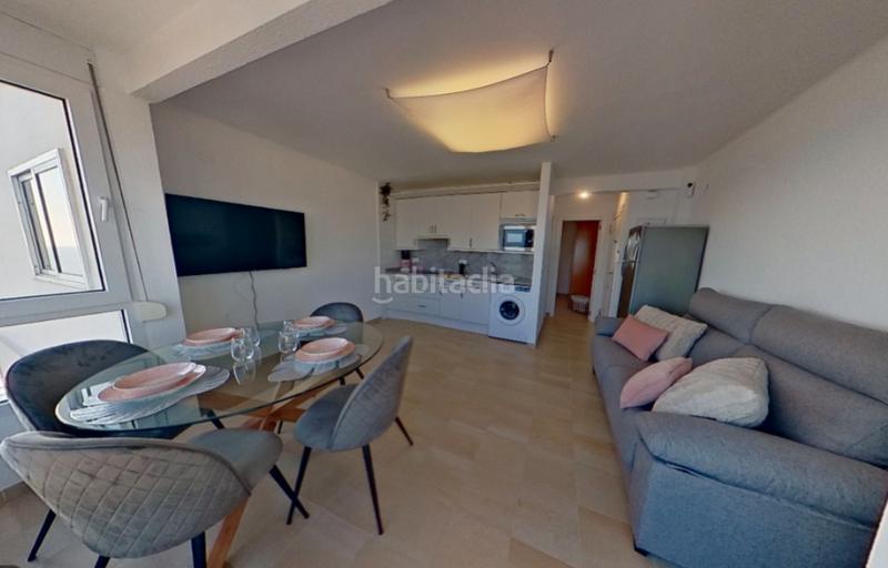 Foto 2e0468b8-f374-40e0-84e4-d118be392837. Apartament amb aparcament a El Perellonet Valencia