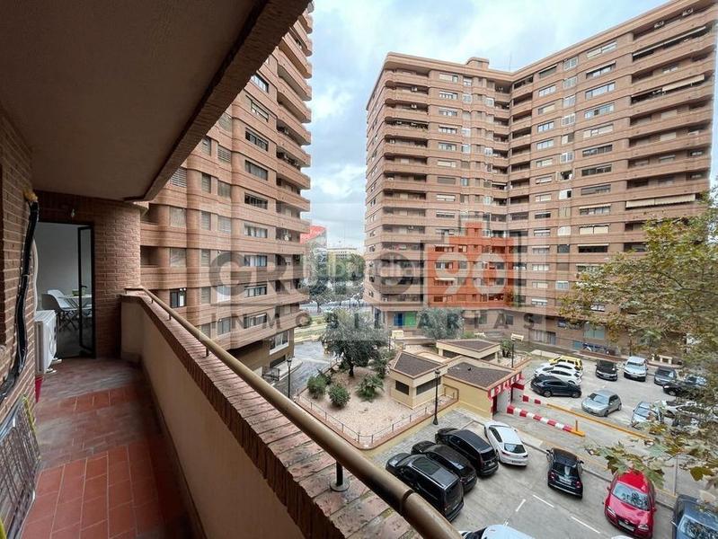 Foto 3322e70e-c5a3-4315-8cf0-58704fefffd6. Piso en Mestalla Valencia