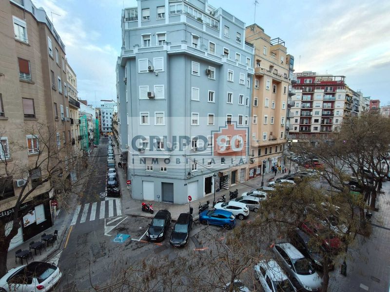 Foto c4a2e229-961d-4c7b-9091-a099528c2af7. Piso en La Petxina Valencia