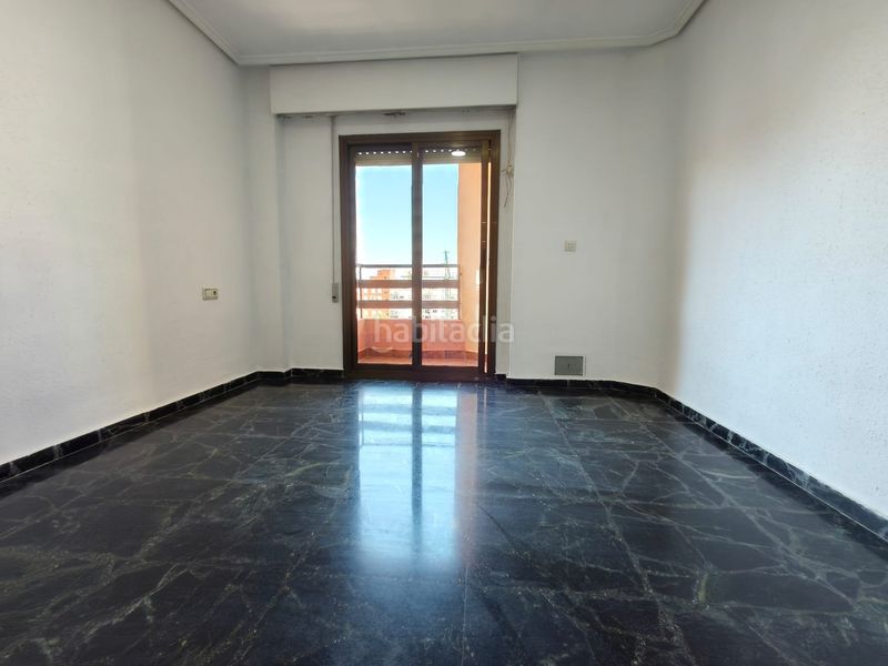 Foto 29e4b3db-2941-4fe2-be70-fe09c65db559. Rent flat with parking in Marxalenes Valencia