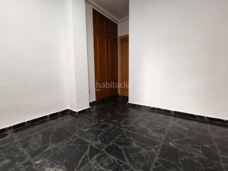 Foto 85ed6731-8fc1-475f-99ca-f1a17b6a3fd8. Rent flat with parking in Marxalenes Valencia