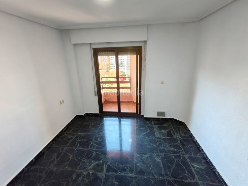 Foto b6c2983a-28be-44be-a729-4fe4ad59ab46. Rent flat with parking in Marxalenes Valencia