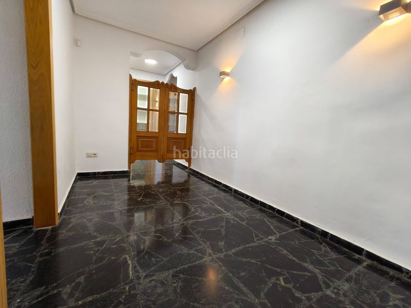 Foto de143baf-1ae8-4f62-b859-118e4cacf967. Rent flat with parking in Marxalenes Valencia