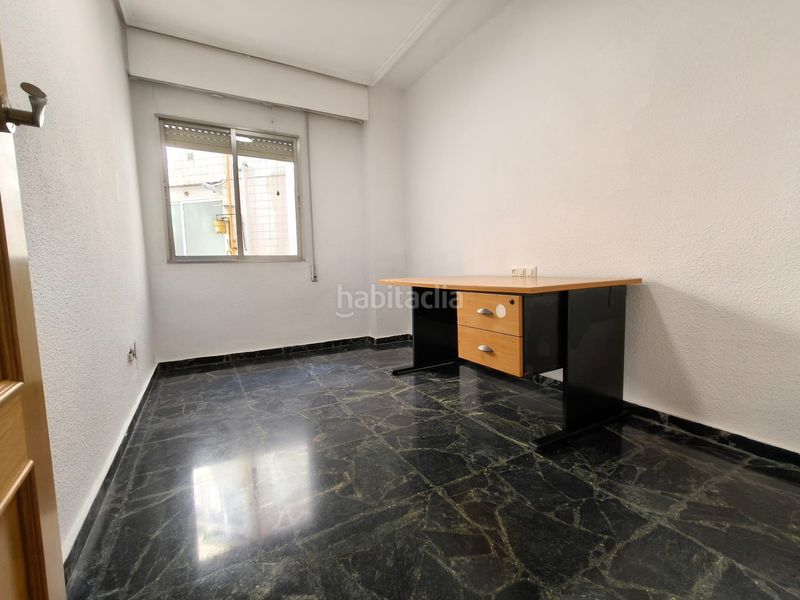 Foto eb20916e-6239-4183-bf40-a77a68380418. Rent flat with parking in Marxalenes Valencia