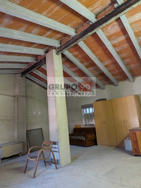 Foto 790d6cde-31fc-4a52-93dd-6b510e70d59f. Casa aparellada a Requena