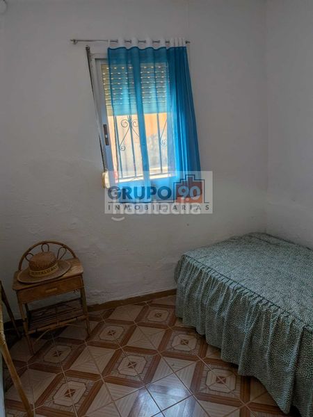 Foto bb5cad10-e59f-49a4-ae4d-5f832993256f. Casa aparellada a Requena