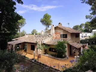 Chalet in El Bosque