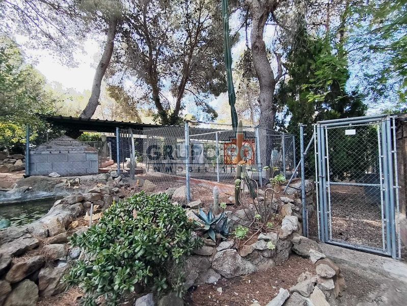 Foto 5b6e0478-6202-4c3e-8403-4c35795ff22f. Xalet amb aparcament a El Bosque Chiva