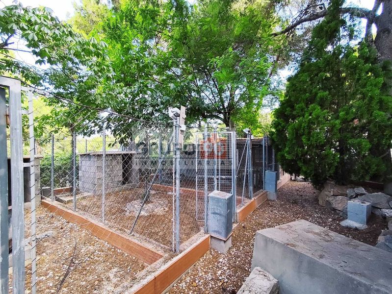 Foto f5fa7f5a-58f7-452f-a888-788a4949bc52. Xalet amb aparcament a El Bosque Chiva