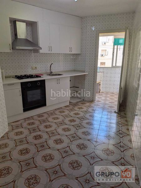 Foto 05ba7fd2-ea3a-4be0-b2be-df614eb8f1c3. Flat in Torrefiel Valencia
