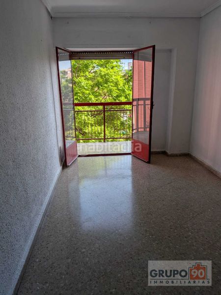 Foto 5094feaa-13ab-4054-a4db-48a764f7c3c0. Flat in Torrefiel Valencia