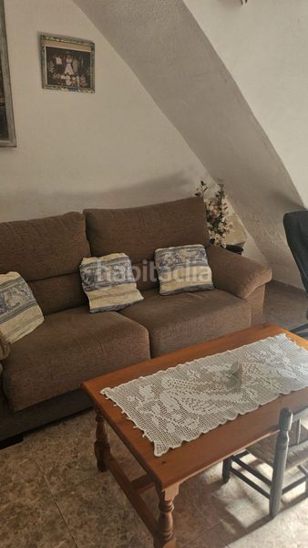 Foto abfe219f-5682-4f1e-9157-e7f4670f65bb. Casa adossada a Albuixarres Alzira