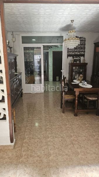 Foto c24312ff-f44d-45b6-b3eb-8978cef40828. Casa adossada a Albuixarres Alzira